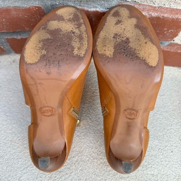 MICHAEL MICHAEL KORS
Elodie Leather Peep Toe Side Zip Shooties Sz 9 - Picture 12 of 13